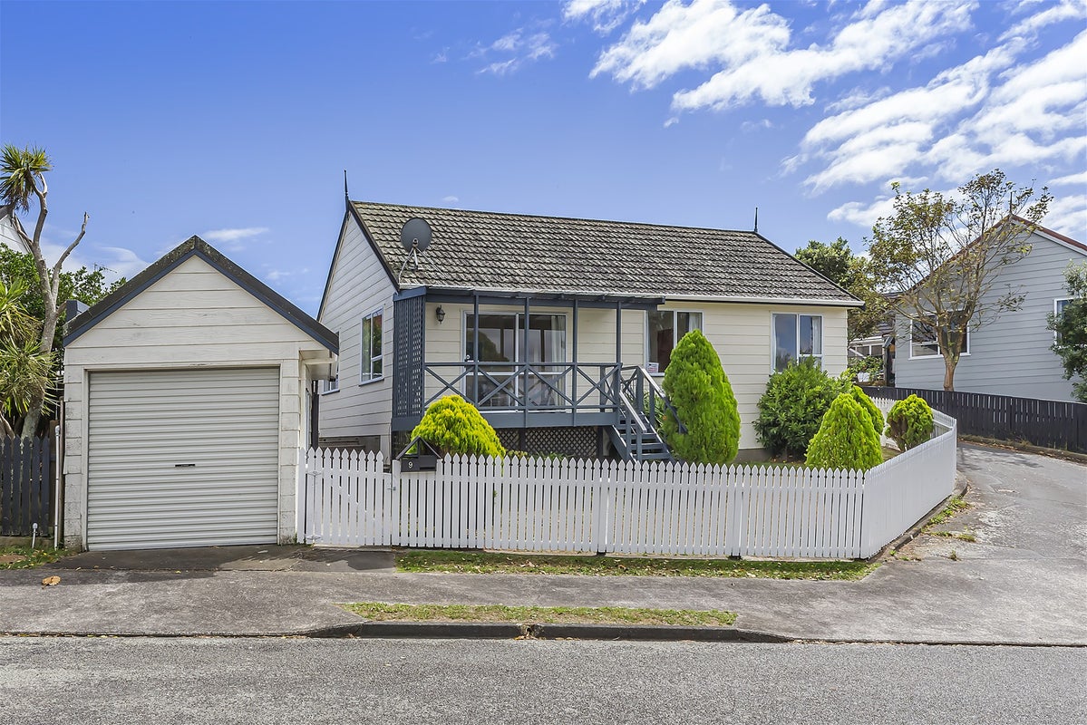 9 Mako View, Titahi Bay, Porirua - Carousel 1