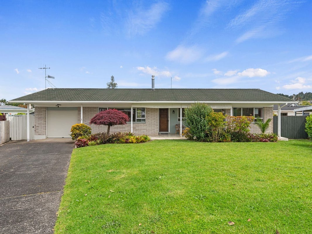 12 Windsor Avenue, Kamo, Whangarei - Carousel 1