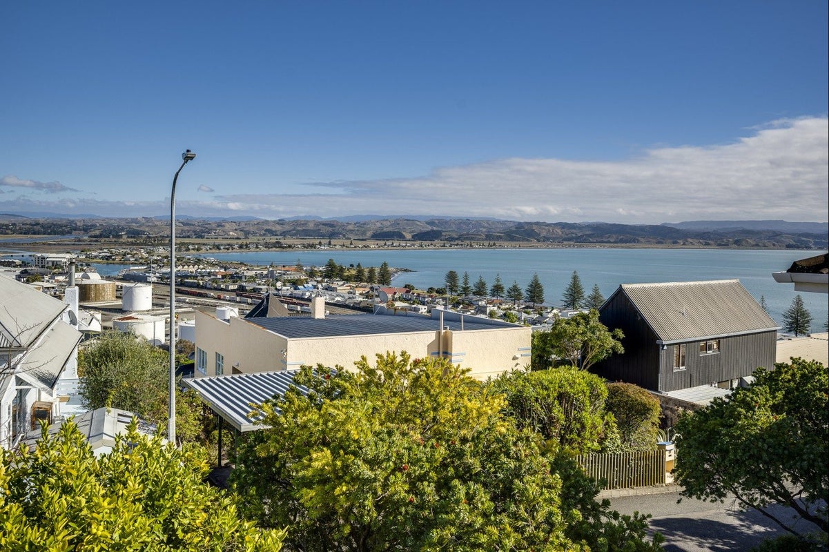 19A Roslyn Road, Bluff Hill, Napier - Carousel 20