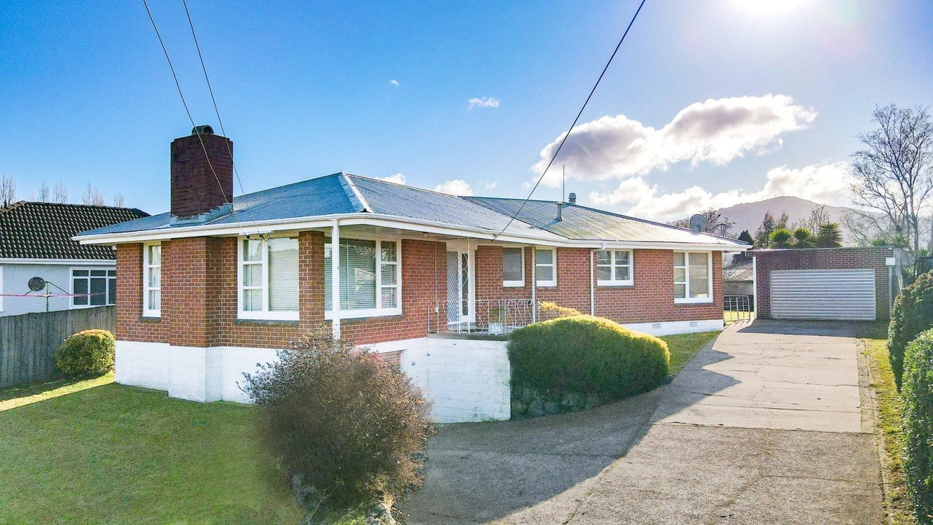 249 Malfroy Road, Utuhina, Rotorua, Bay Of Plenty - Carousel 1
