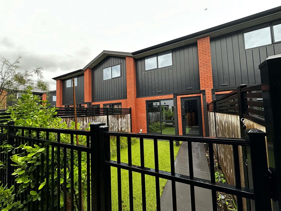 3/7 Macky Street, Taita, Lower Hutt - Carousel 1