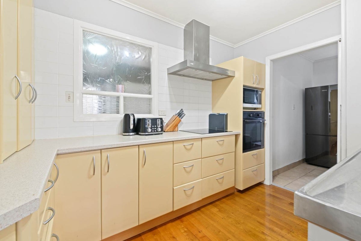 188 Beach Haven Road, Beach Haven, Auckland - Carousel 2