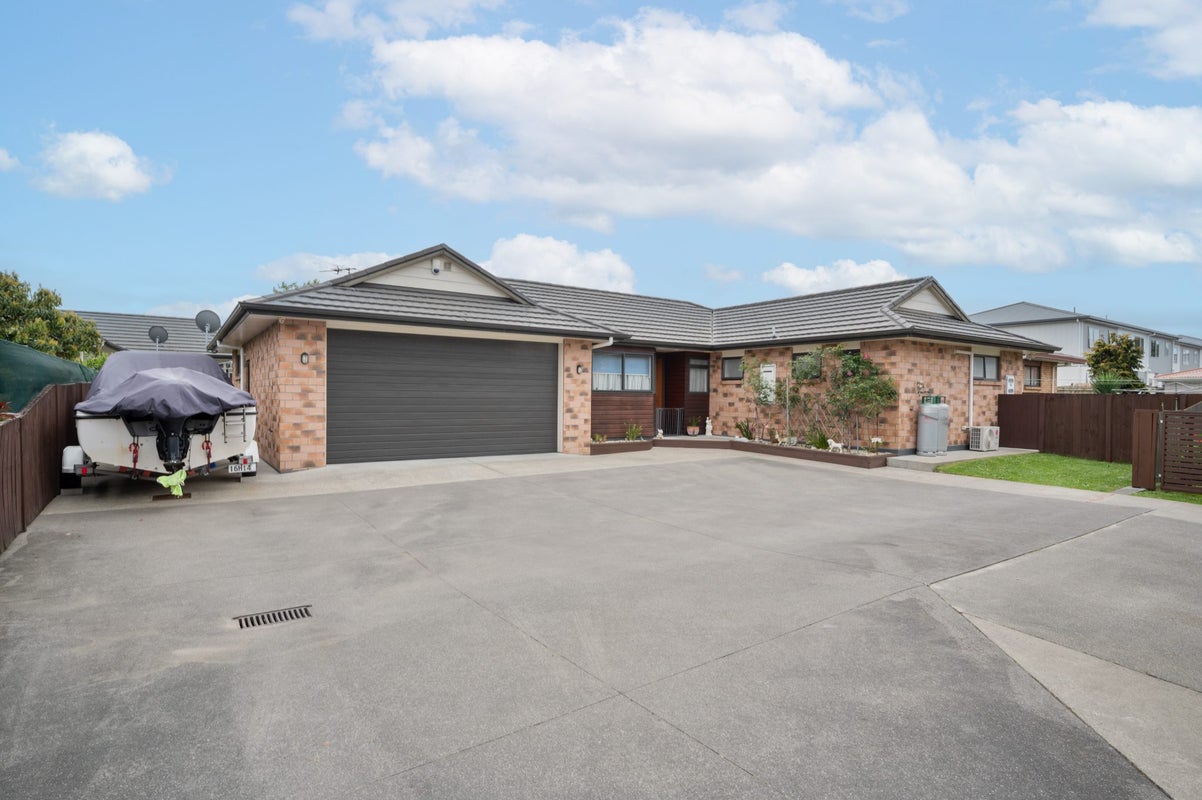 64A Clevedon Road, Papakura, Auckland - Carousel 1