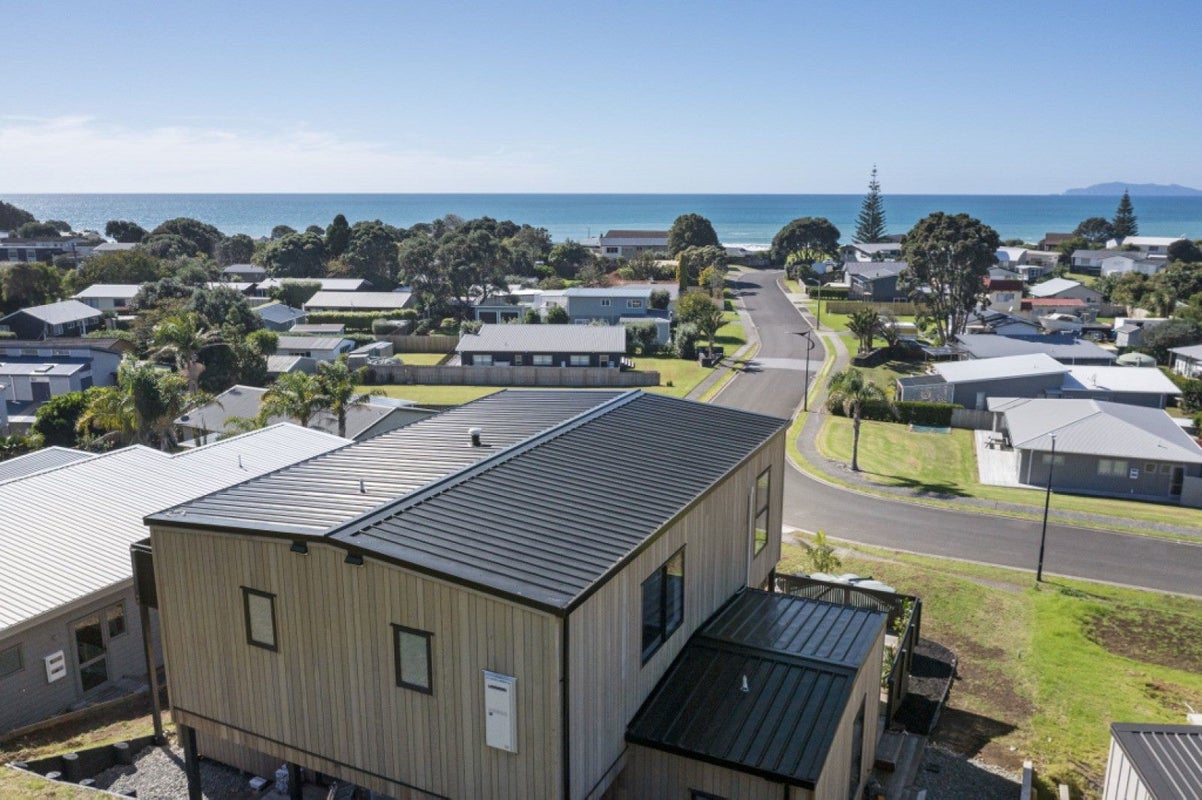 24 Dolphin Drive, Whiritoa, Waihi - Carousel 2