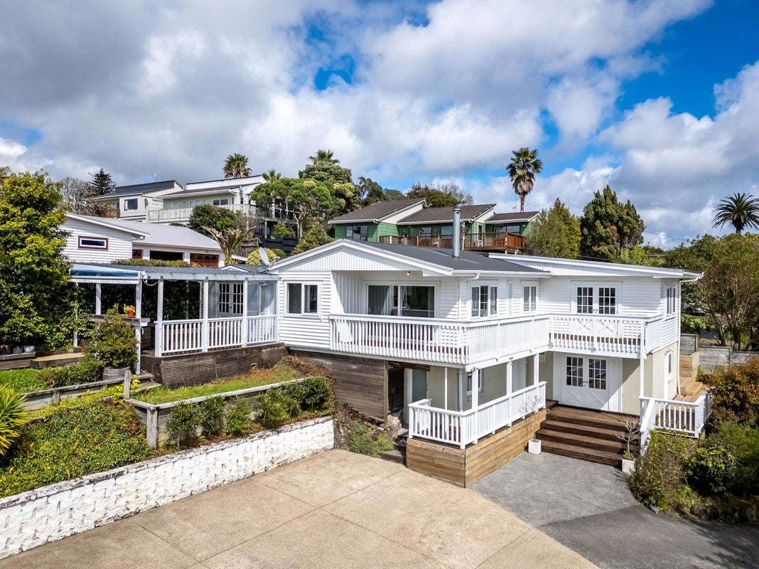 12 Glencoe Road, Browns Bay, North Shore City, Auckland - Carousel 1
