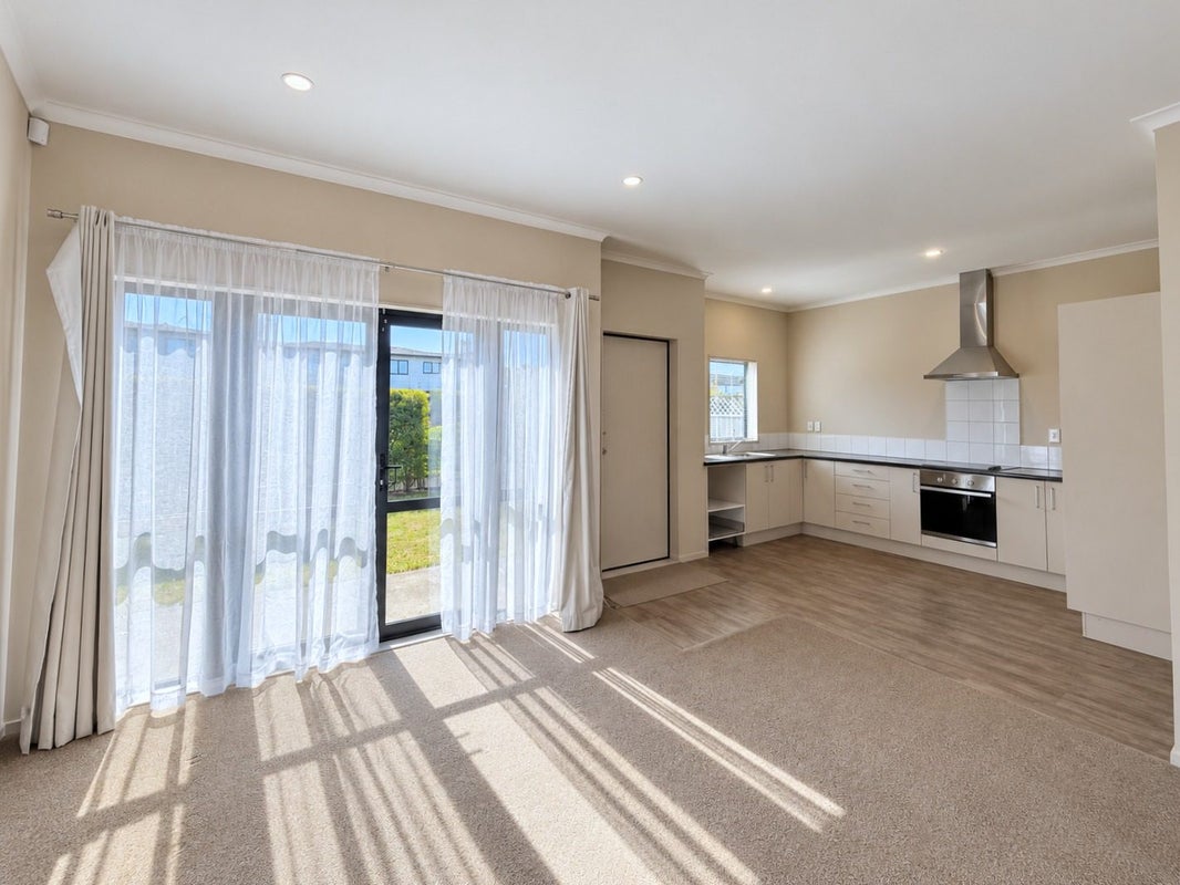 7 Taiaapure Street, Weymouth, Auckland - Carousel 2