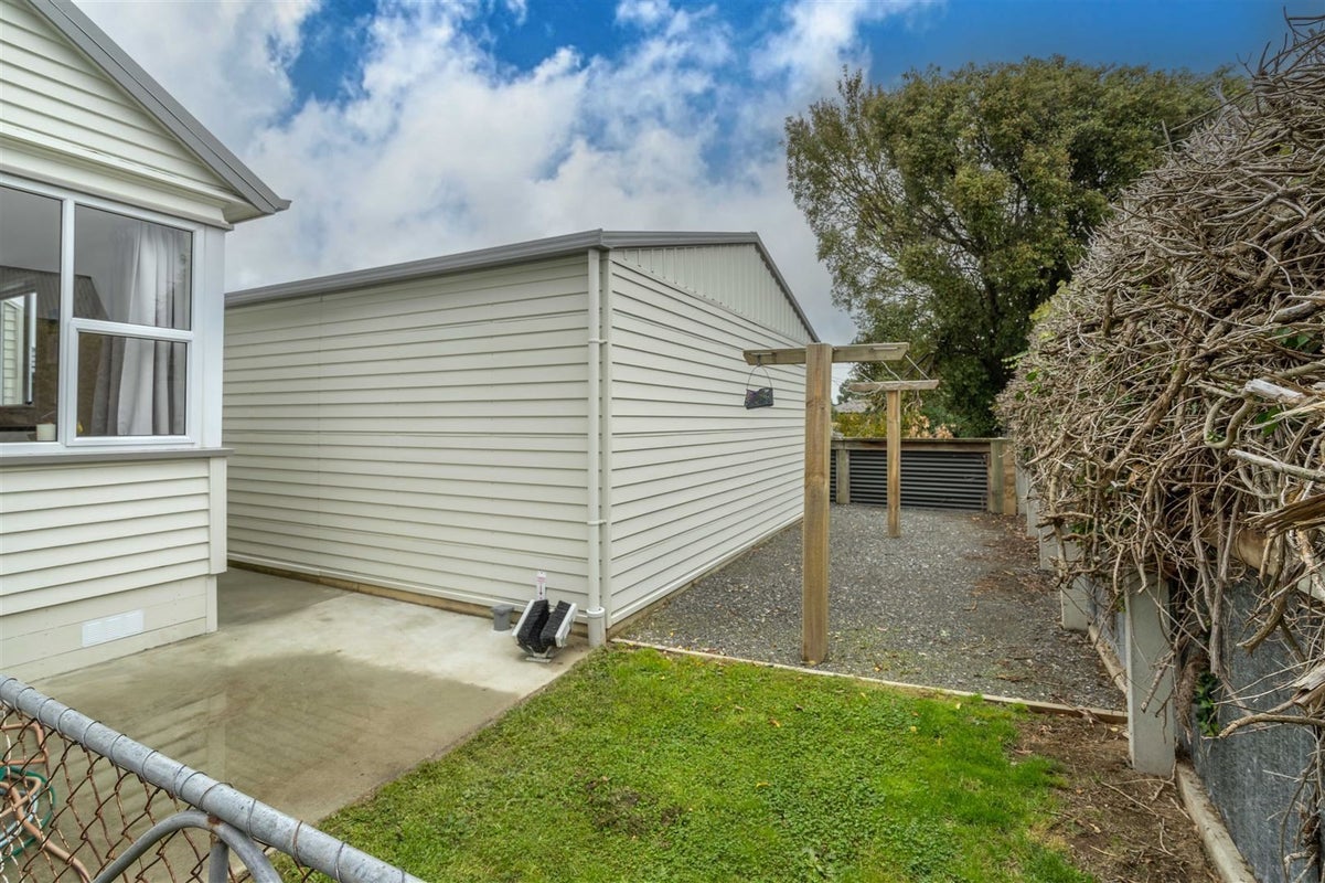 69 Lothian Crescent, Strathern, Invercargill - Carousel 13