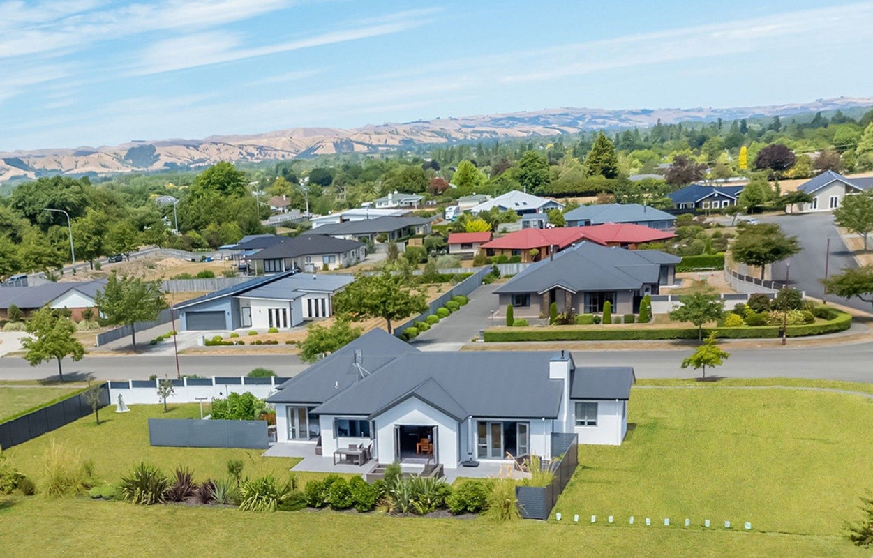 2B Cashmere Oaks Drive, Lansdowne, Masterton - Carousel 2
