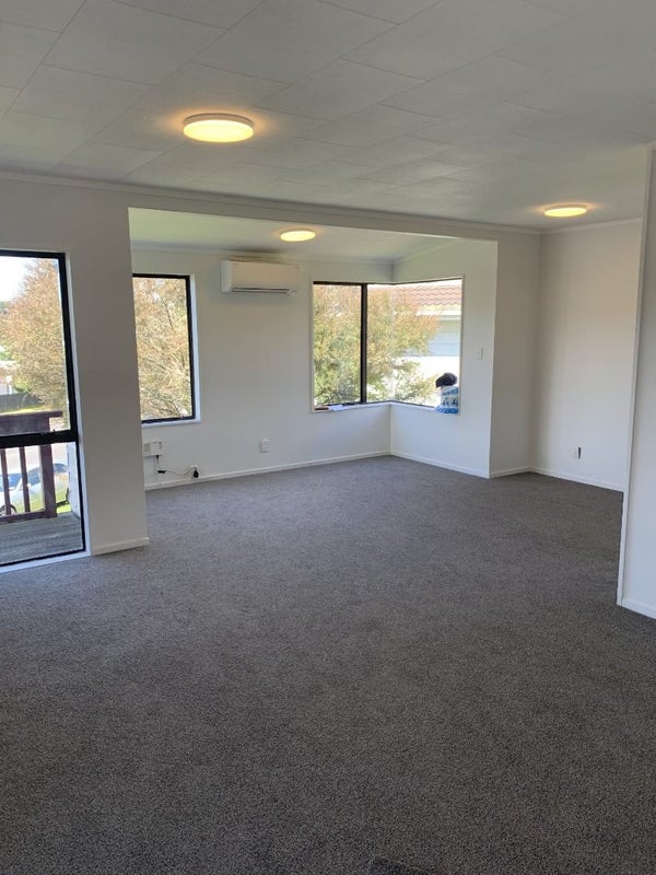 75 Trias Road, Totara Vale, Auckland - Carousel 2