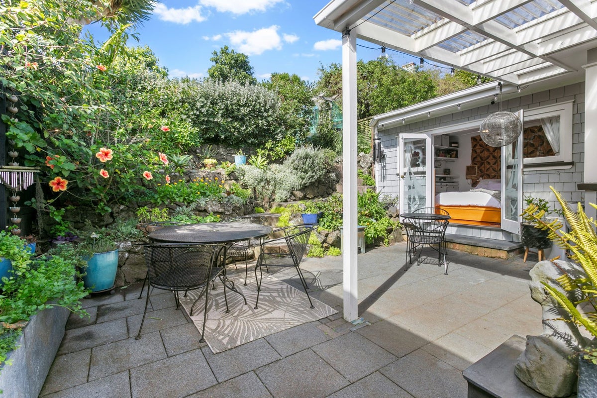 16 Esplanade Road, Mount Eden, Auckland - Carousel 2