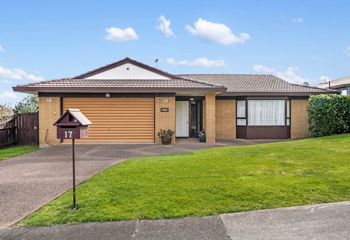 17 Parramatta Place, Botany Downs, Auckland - Carousel 1