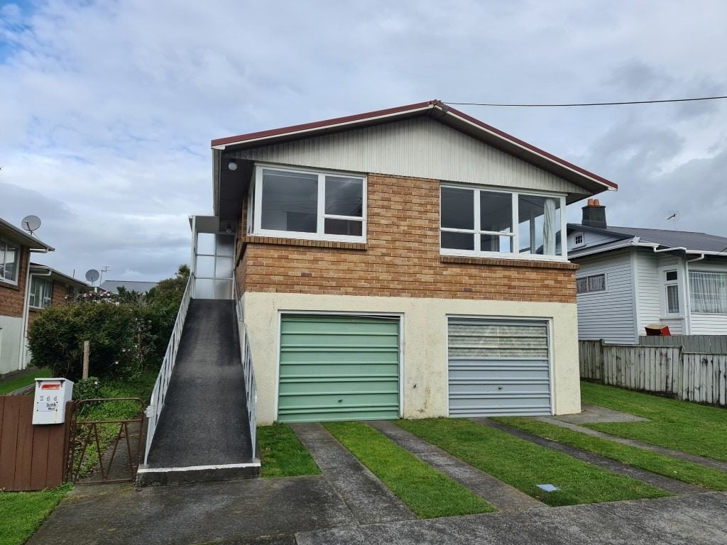 2/264 Courtenay Street, Strandon, New Plymouth - Carousel 2