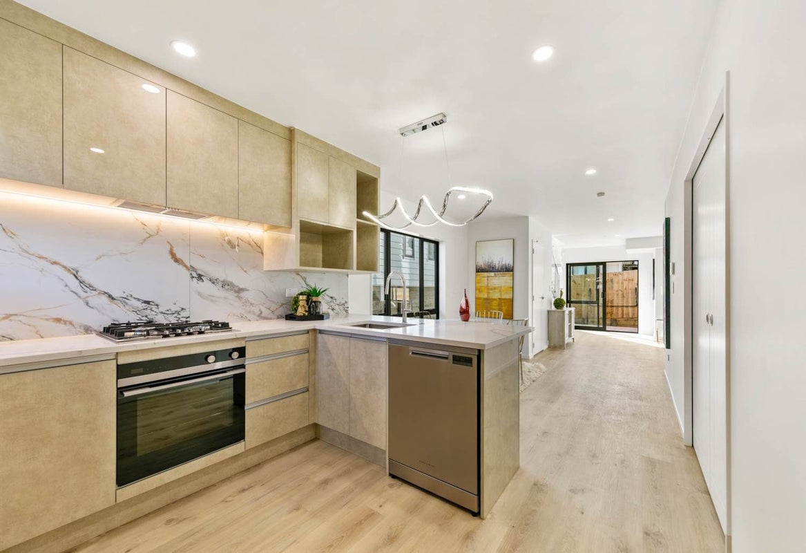 36 Hooks Road, Manurewa, Auckland - Carousel 2
