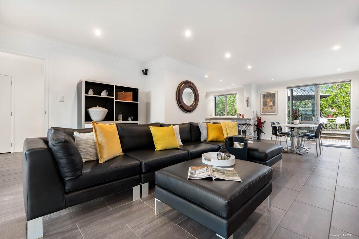 87 First View Avenue, Beachlands, Auckland - Carousel 1