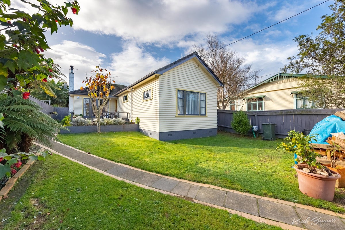 9 Charles Street, Belmont, Lower Hutt - Carousel 2