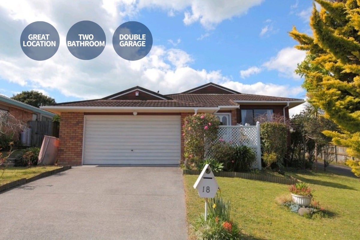 18 Pinewood Grove, Botany Downs, Auckland - Carousel 1