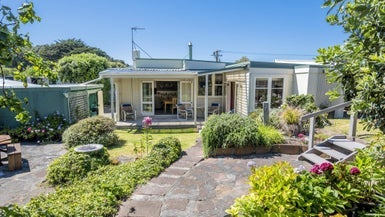 5 Kapiti Lane, Otaki Beach, Otaki - Carousel 1