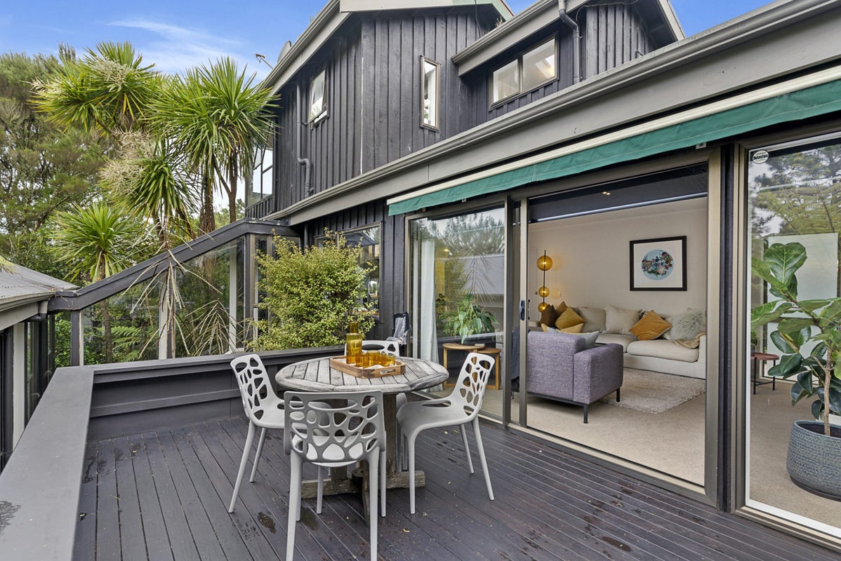 3 Saddleback Rise, Murrays Bay, Auckland - Carousel 1