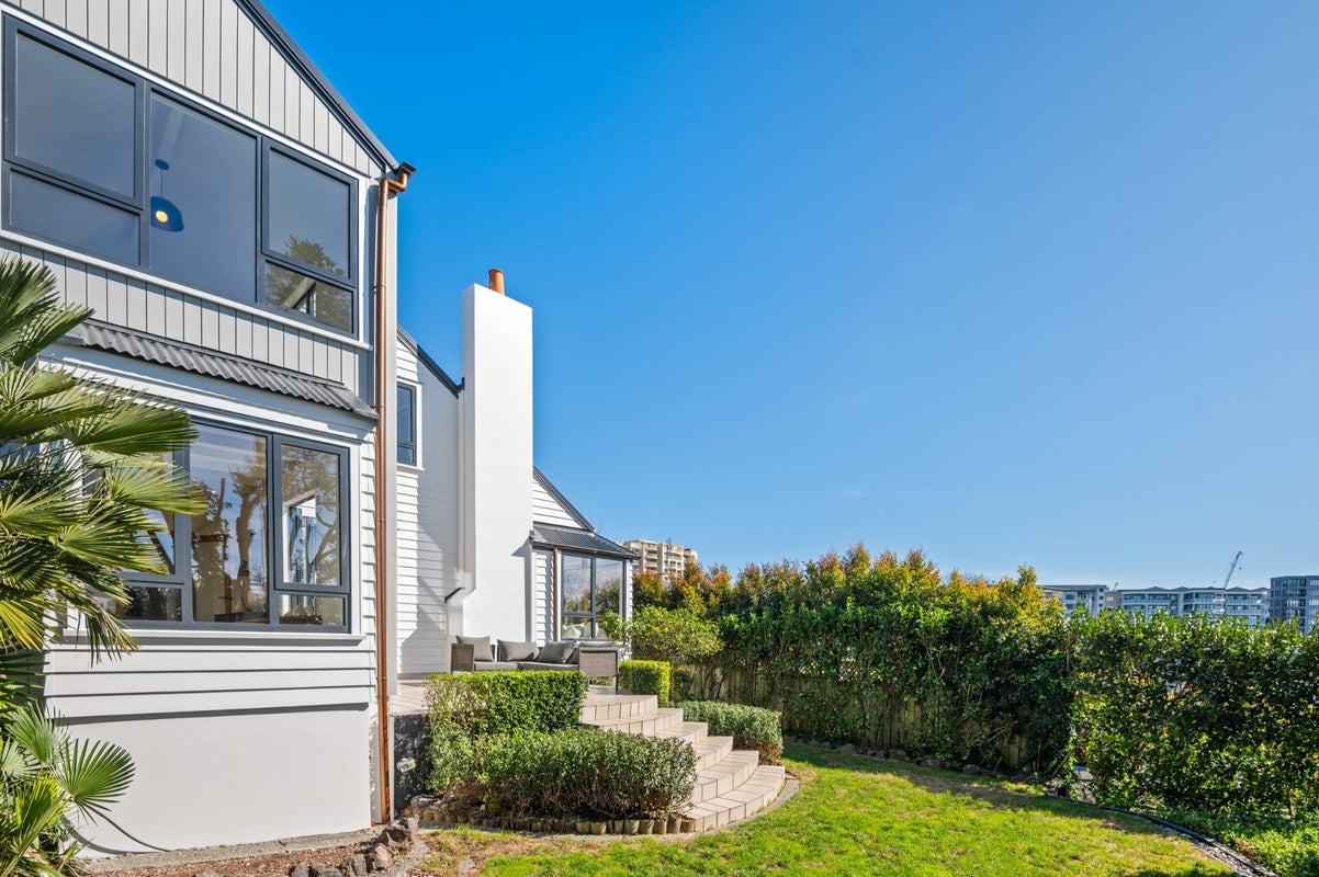 4 Mamie Street, Remuera, Auckland - Carousel 2