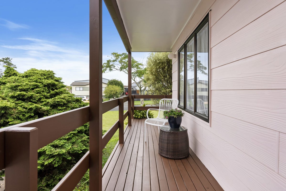 8 Coubray Place, Botany Downs, Auckland - Carousel 2