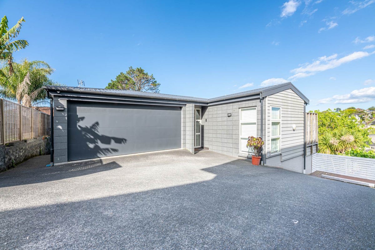 44B Nigel Road, Browns Bay, Auckland - Carousel 2