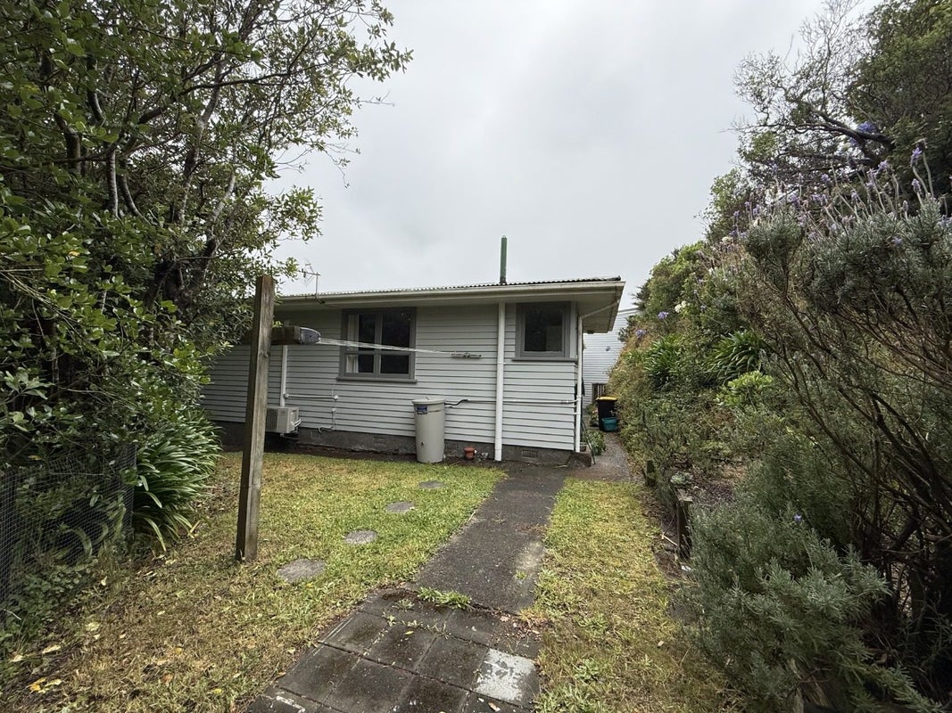 13 Jane Grove, Paparangi, Wellington - Carousel 16