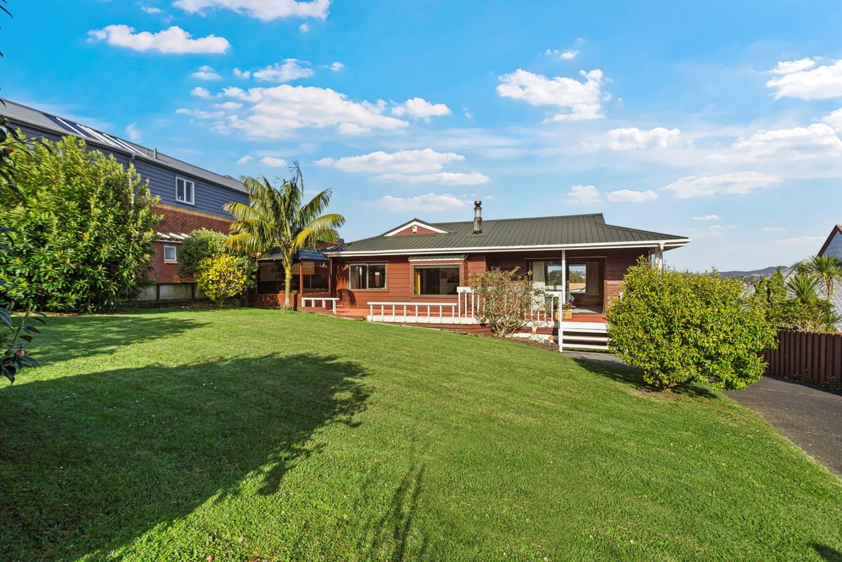 32 Palomino Drive, Henderson, Auckland - Carousel 1