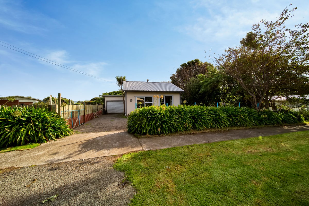 5 Kawei Road, Hawera - Carousel 2