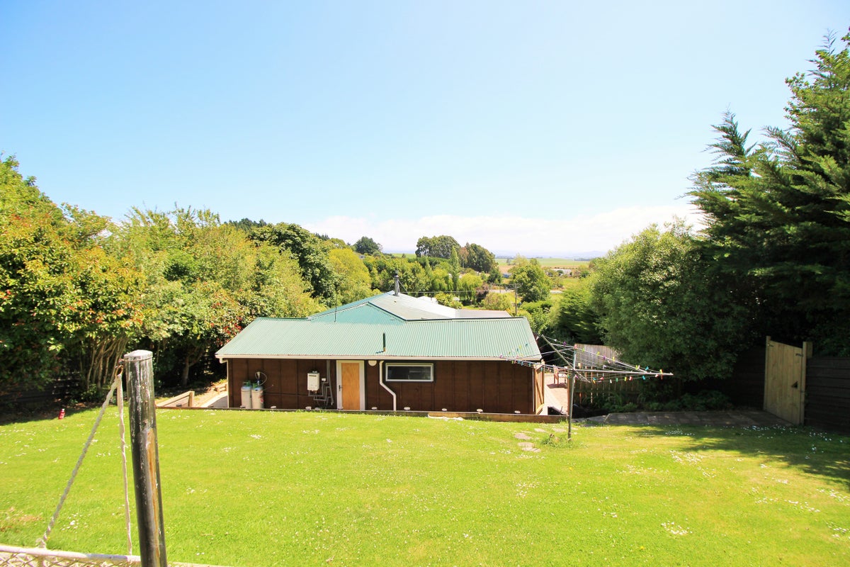 9 School Road, Kakanui - Carousel 15