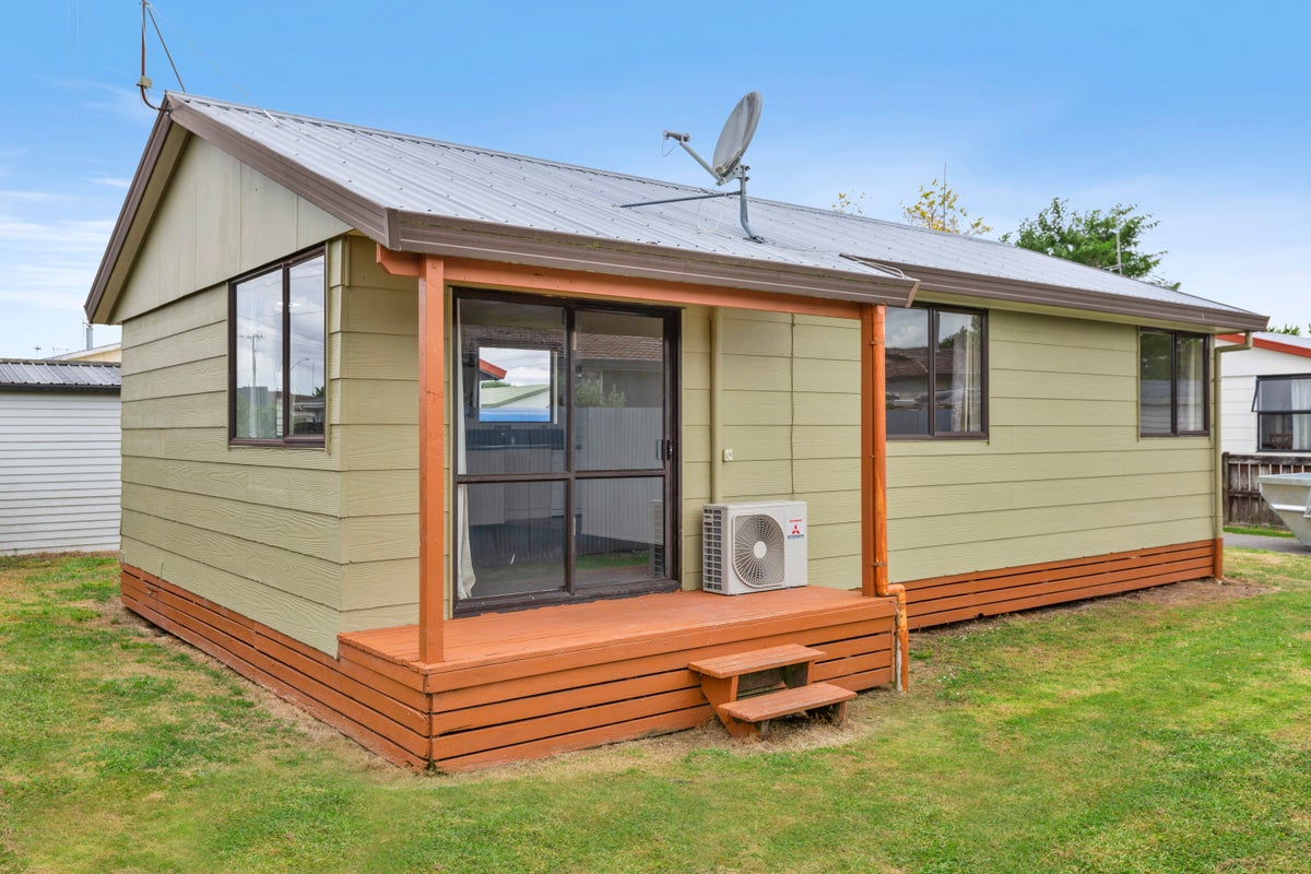 133D Avalon Drive, Nawton, Hamilton - Carousel 1