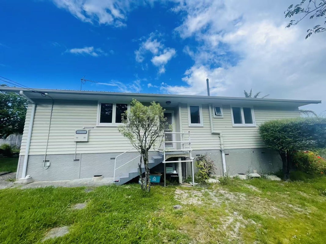 70 Lake Road, Northcote, Auckland - Carousel 1