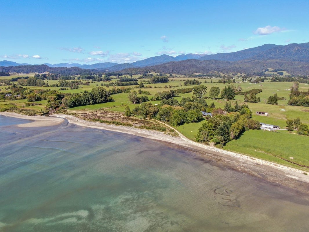 34 Battery Road, Patons Rock - Carousel 1