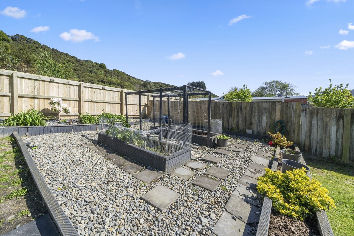 203 Wellington Road, Wainuiomata, Lower Hutt - Carousel 28