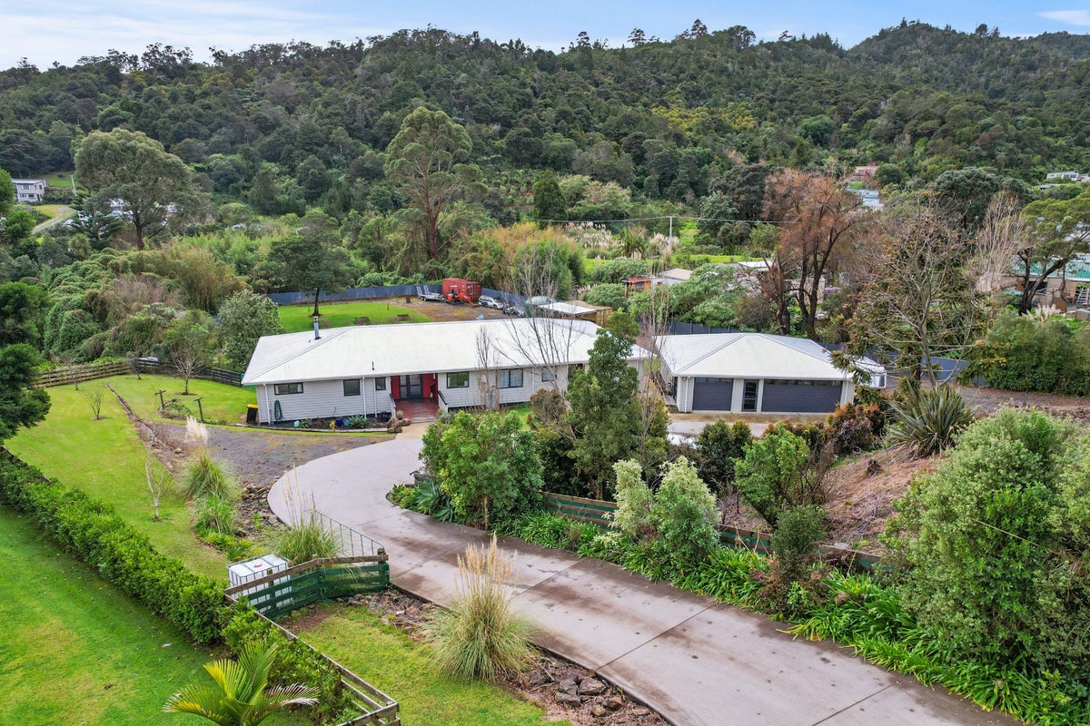 9C Valder Place, Waiomu, Thames - Carousel 1