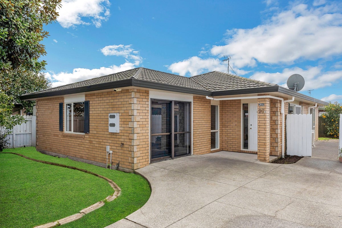 96A Manuroa Road, Takanini, Auckland - Carousel 1