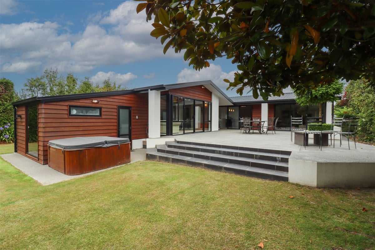 94 Mountain View Road, Glenwood, Timaru - Carousel 2