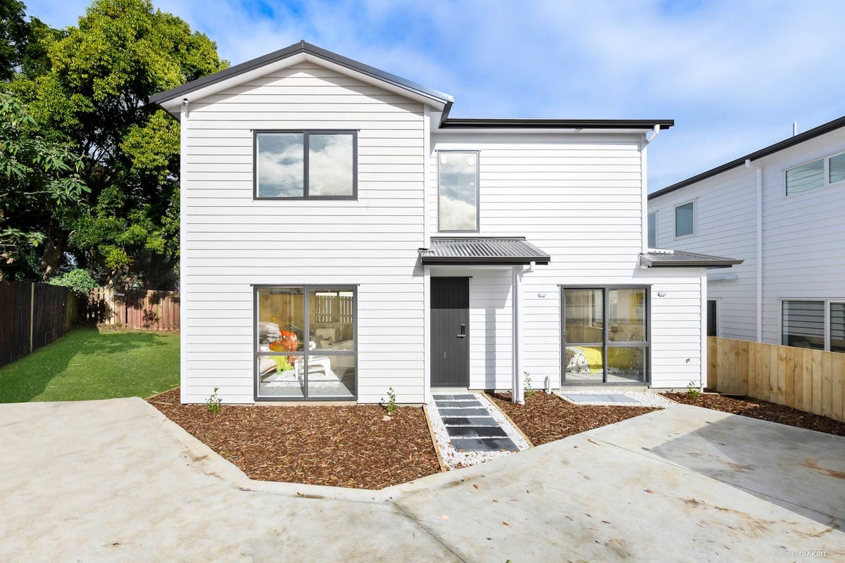 5C Crampton Place, Manurewa, Auckland - Carousel 1