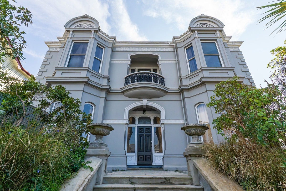 Flat 3/58 Royal Terrace, City Centre, Dunedin, Otago - Carousel 2
