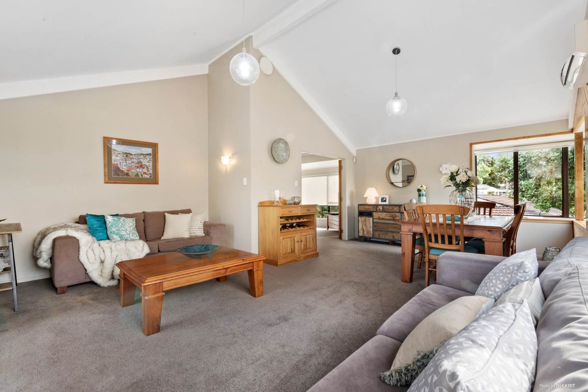 3 Destino Court, Conifer Grove, Takanini - Carousel 2