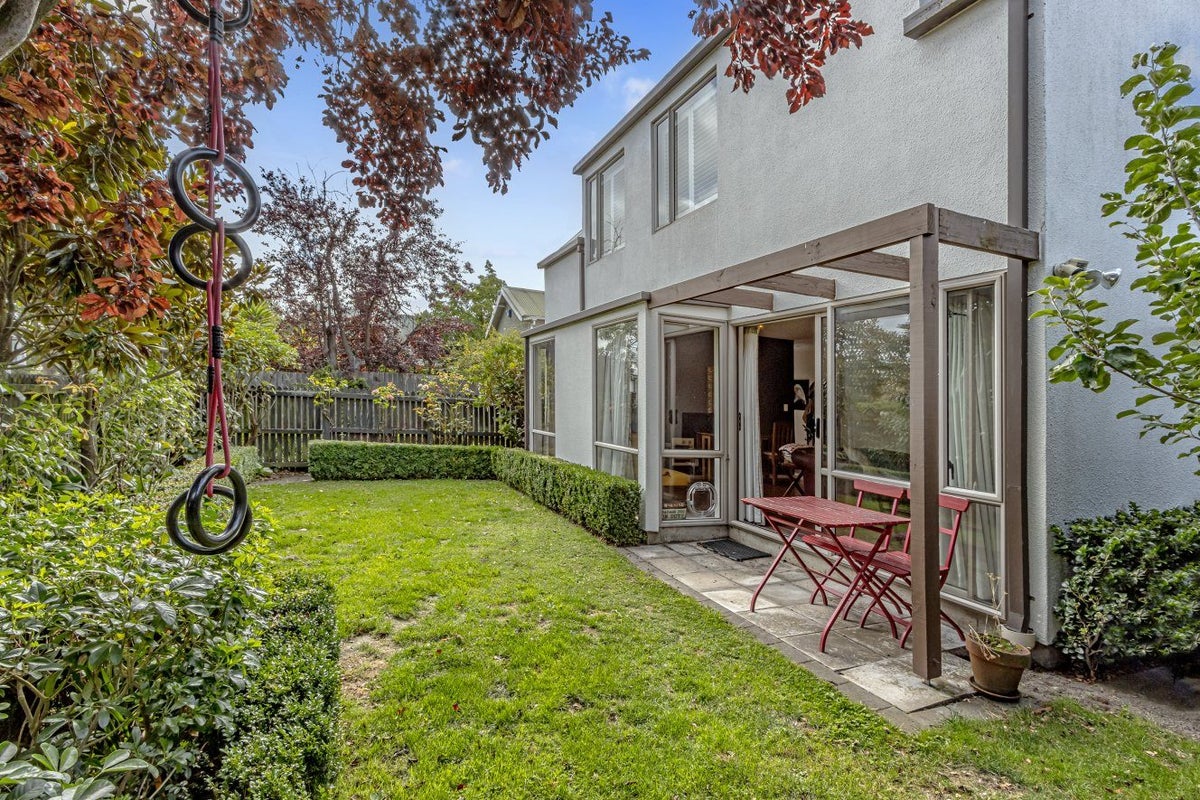 1/10 Kinloch Street, St Albans, Christchurch - Carousel 2
