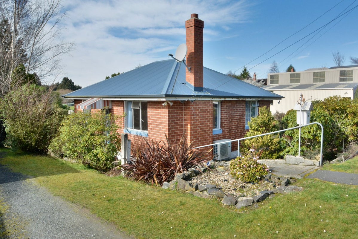 12 Flower Street, Fairfield, Dunedin - Carousel 2
