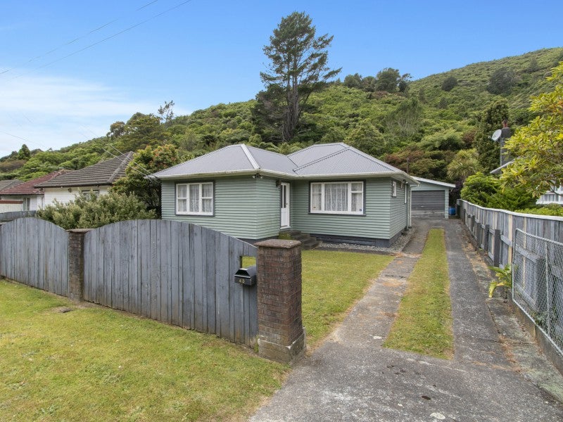 43 Sunny Grove, Wainuiomata, Lower Hutt - Carousel 1