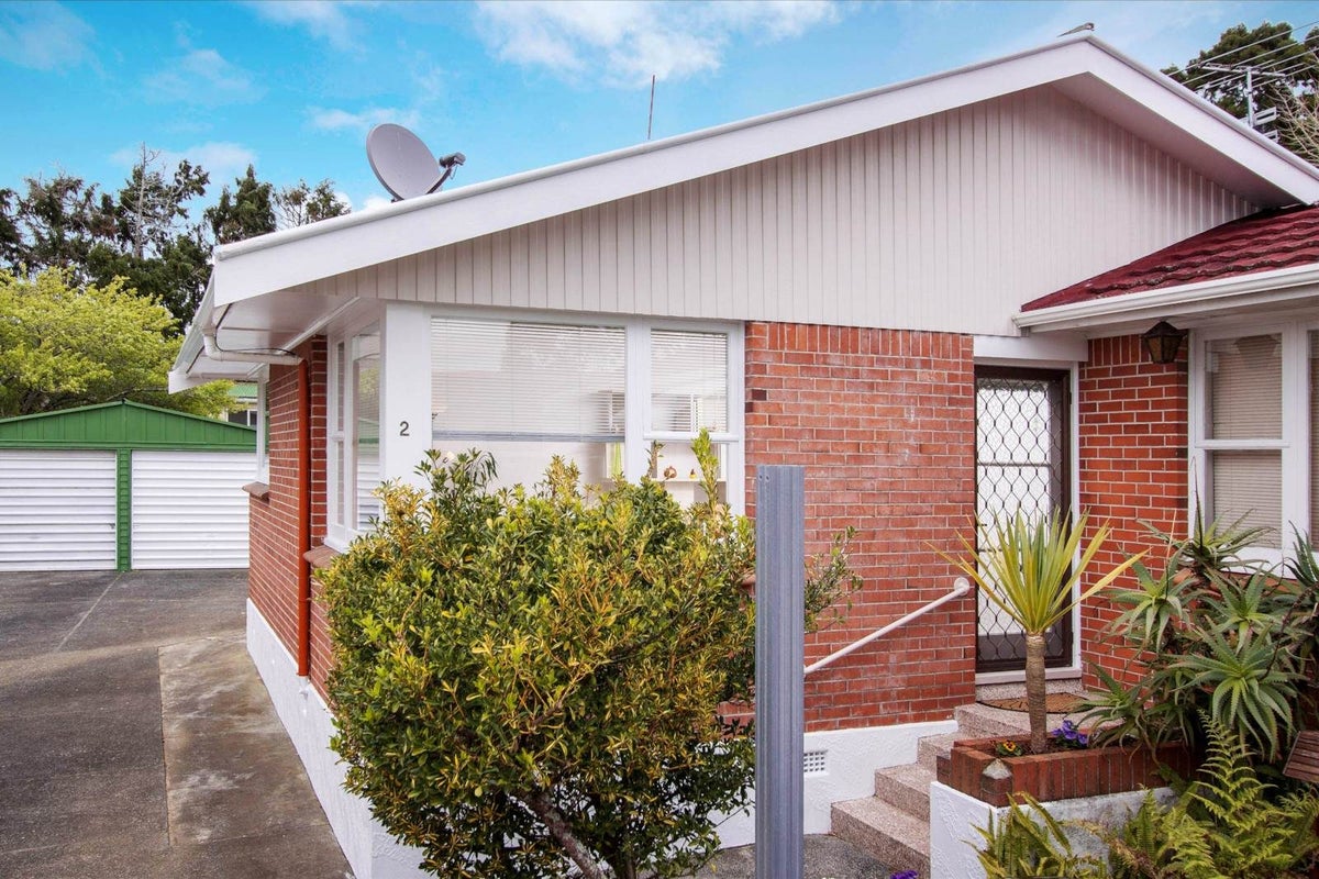 2/5 Terry Street, Blockhouse Bay, Auckland - Carousel 1
