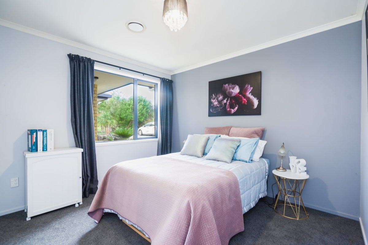 39 Main Road, Kamo - Carousel 18