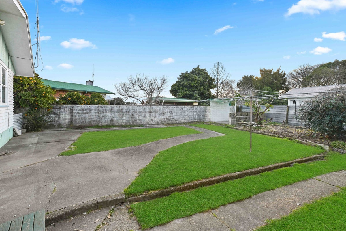 12 Rosalind Street, Deanwell, Hamilton - Carousel 16
