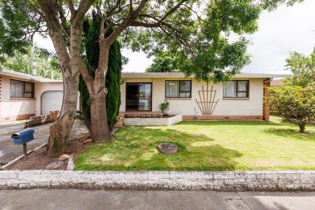 2 Adams Place, Kelvin Grove, Palmerston North - Carousel 2