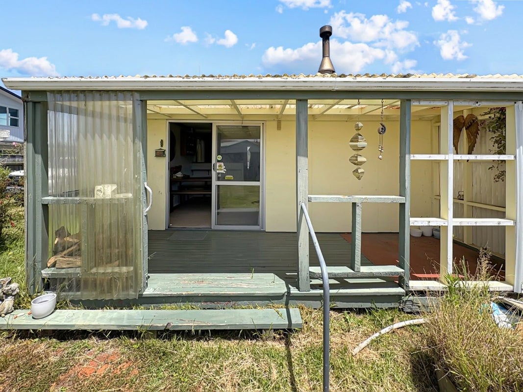 33 Shortt Street, Foxton Beach, Foxton - Carousel 11