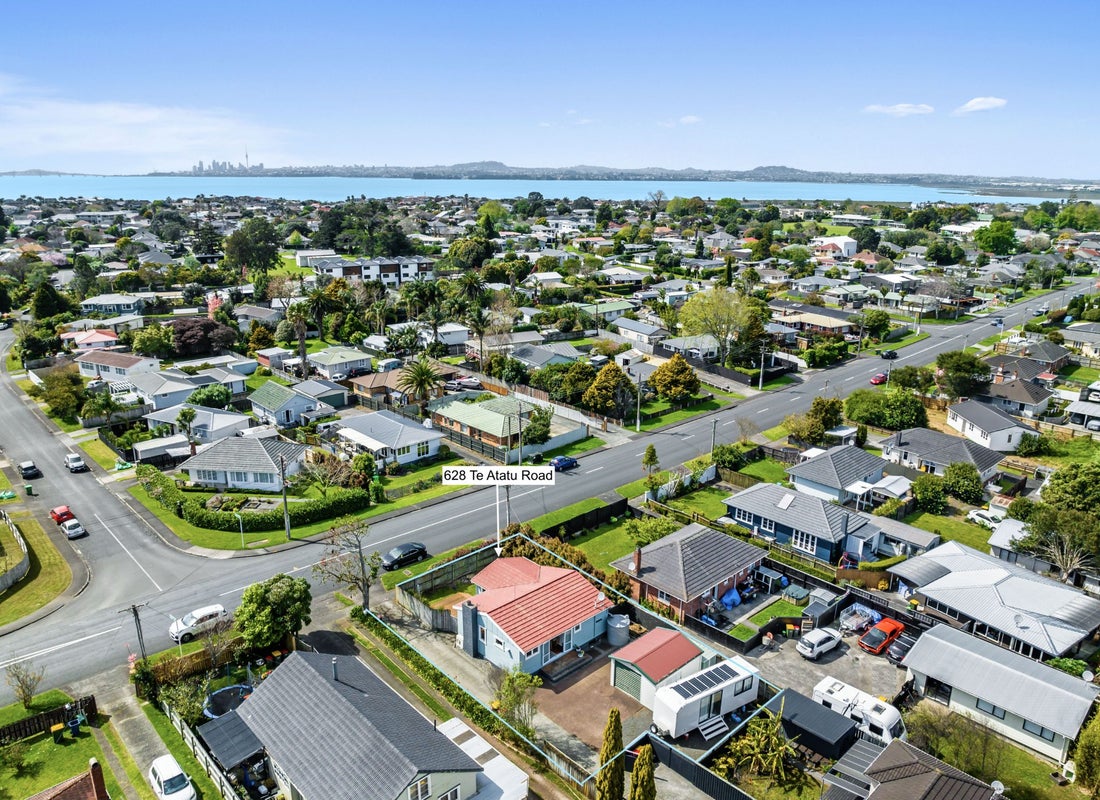 628 Te Atatu Road, Te Atatu Peninsula, Auckland - Carousel 1