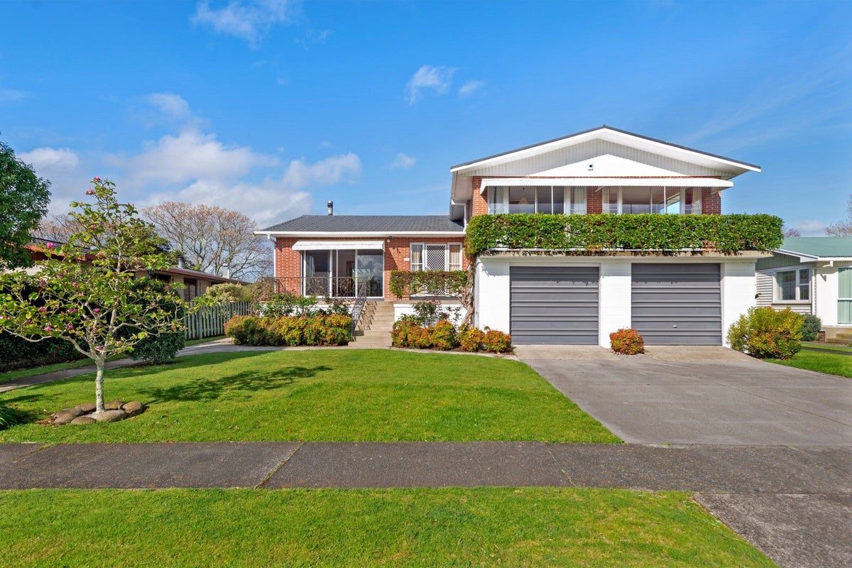 1052 Aberdeen Road, Te Hapara, Gisborne - Carousel 1