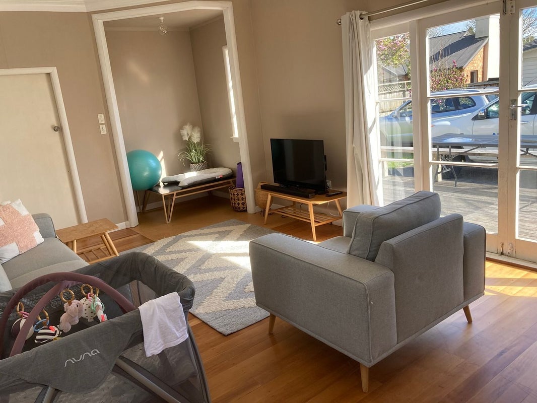 68 Galloway Street, Hamilton East, Hamilton - Carousel 2